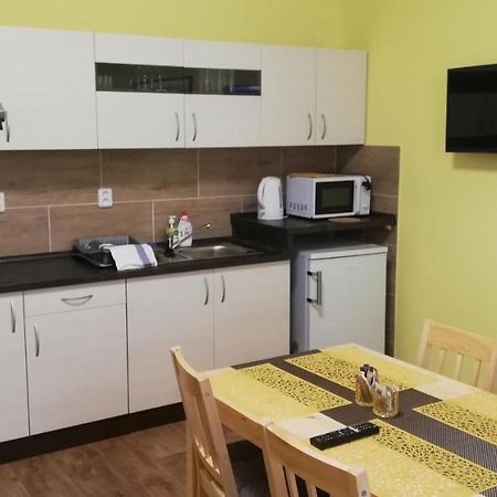 Booking Tržní Decin Exterior foto