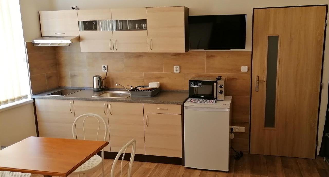 Booking Tržní Decin Exterior foto